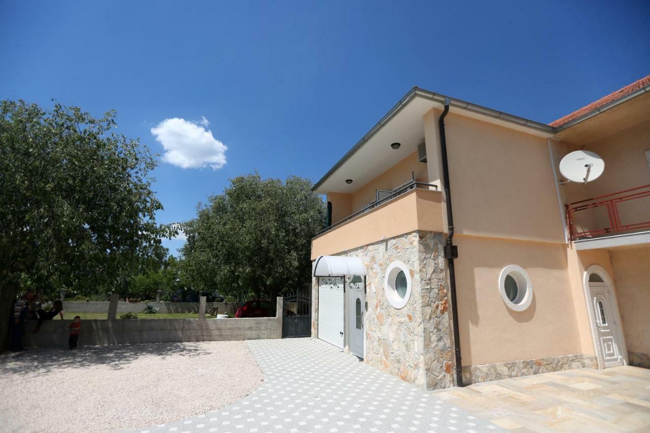 Apartman Delux Brkic Apartment Lozovac Exterior photo